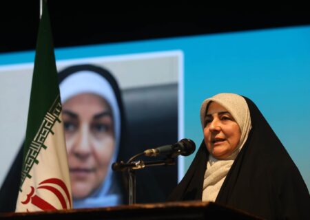 طنز هدیه هنرمندان به مردم در روزگار حساس اجتماعی است