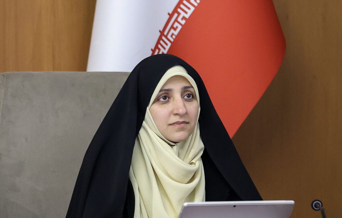 تاکید بر حفظ فرهنگ‌های بومی در کنار زبان فارسی