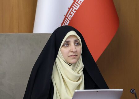 تاکید بر حفظ فرهنگ‌های بومی در کنار زبان فارسی