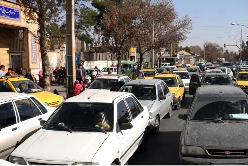 هشدار پلیس راهور هرمزگان: تجمع خودروهای شخصی مقابل مدارس سبب انسداد معابر می‌شود