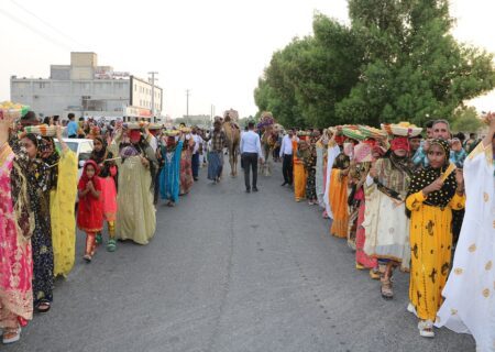 شور و شکرگزاری در میناب؛ آغاز یازدهمین جشنواره انبه و یاسمین گل