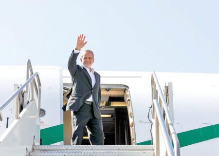 رئیس جمهور وارد هرمزگان شد